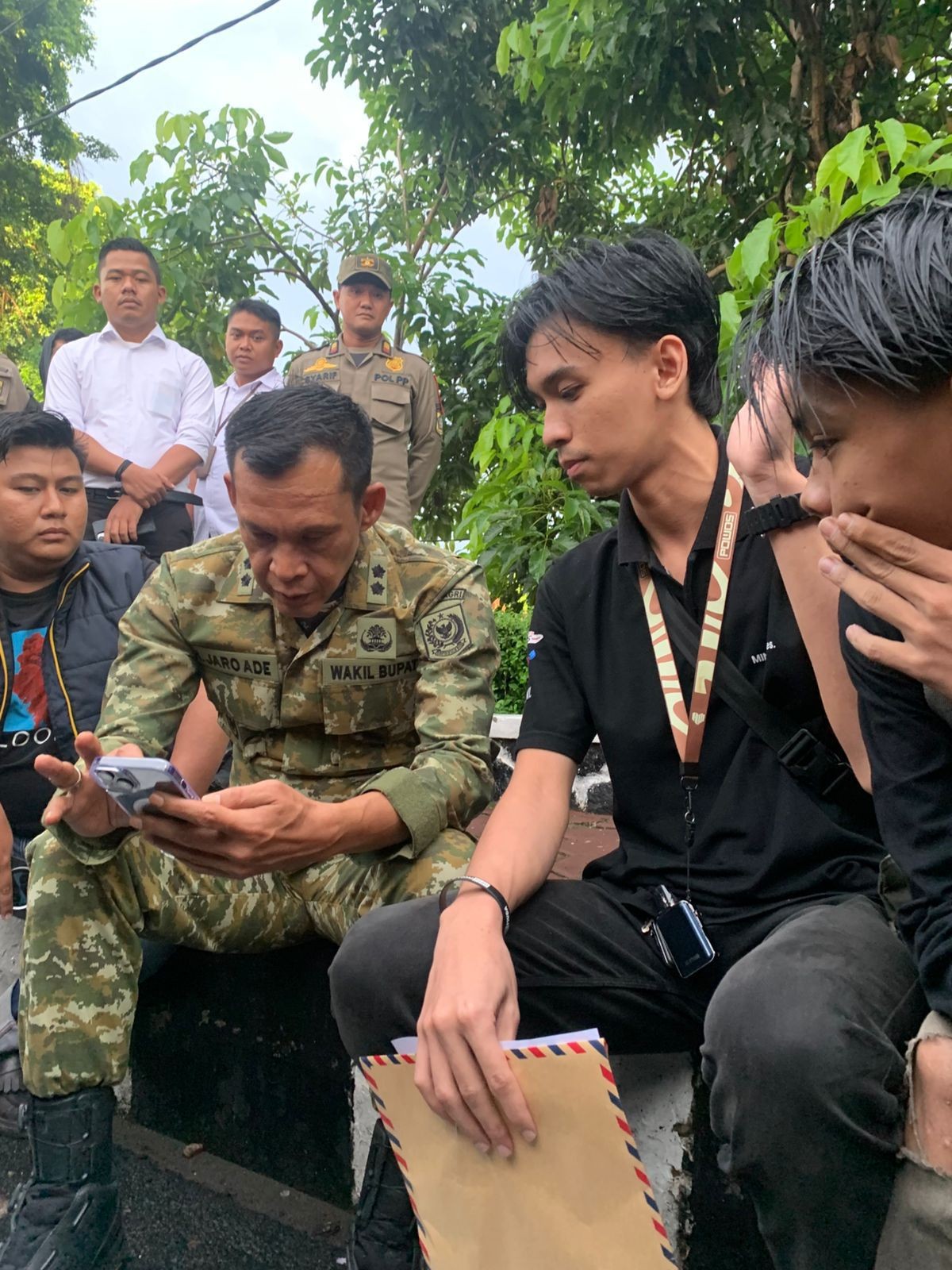 BEM RI Bogor Raya Kepung Kantor Bupati, Desak Usut Dugaan Bisnis Ilegal Kades Sadeng IMG-20251219-WA0227.jpg